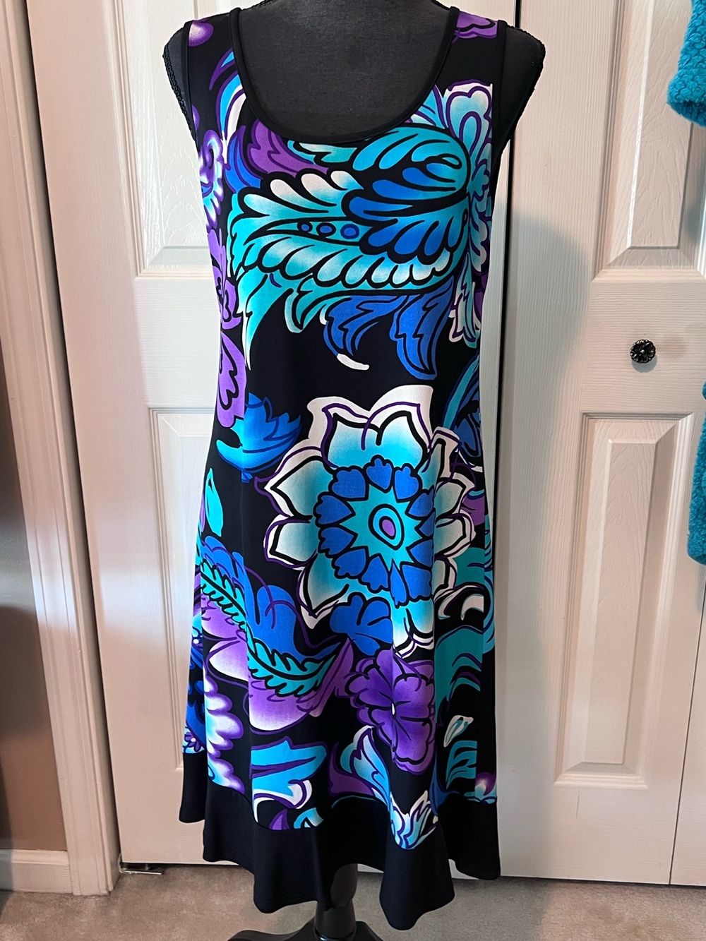 NWOT connected apparel women’s size 8 sleeveless dress